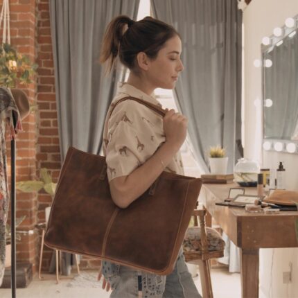 Leather Tote Bag - Carmel Brown, Laptop Bag, Large Capacity, Everyday Carry, Handcrafted, Women's Shoulder Bag